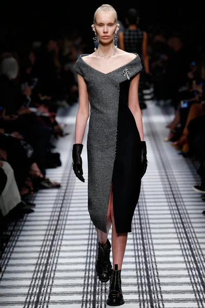Look 4